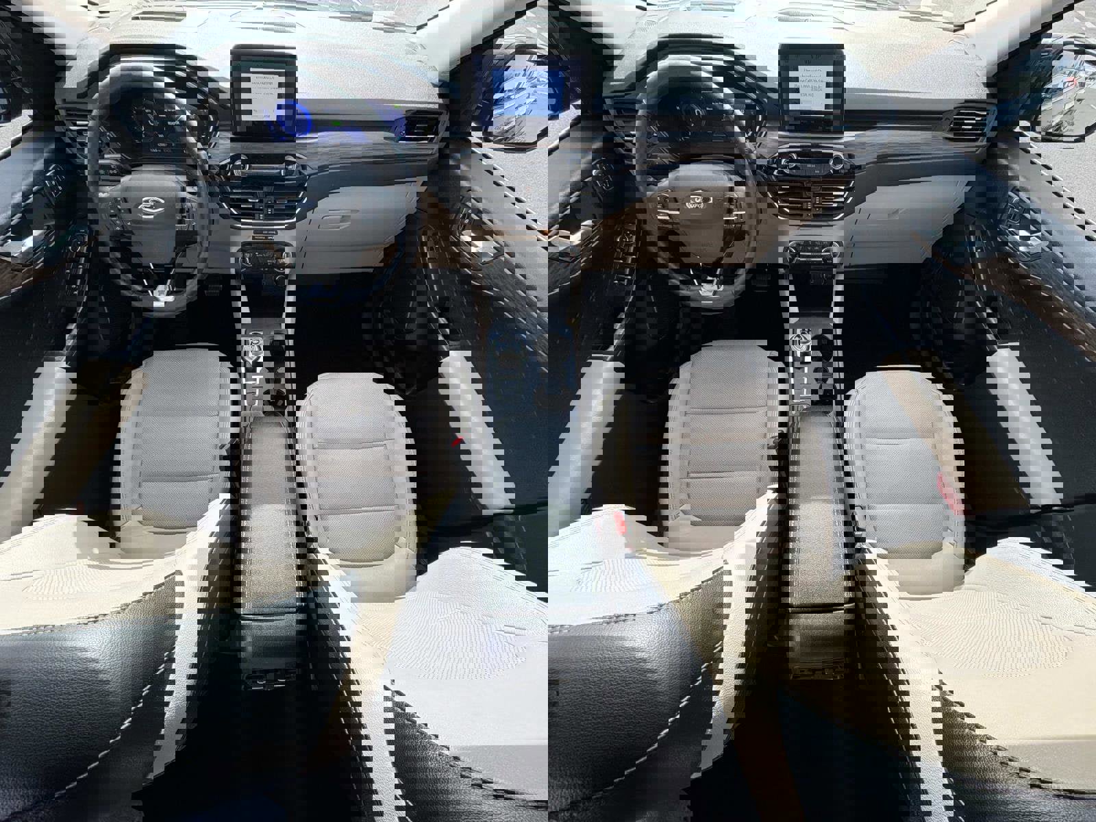 Used 2020 Ford Escape Titanium image 2