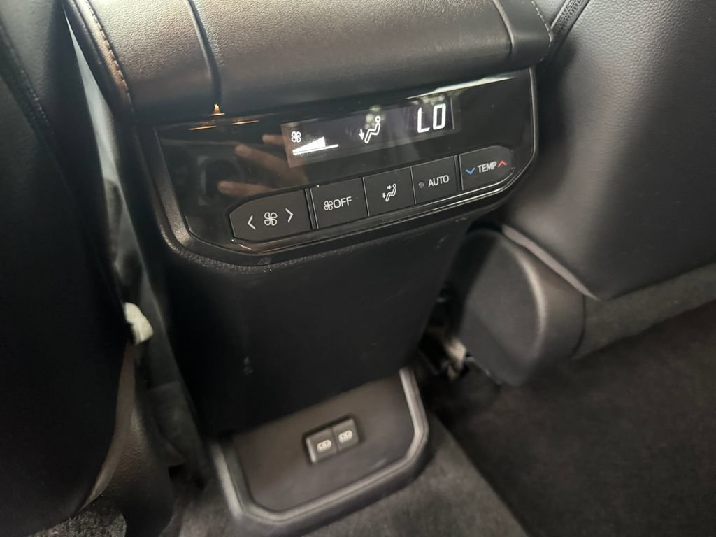 Used 2023 Toyota Highlander XSE AWD/4WD image 20