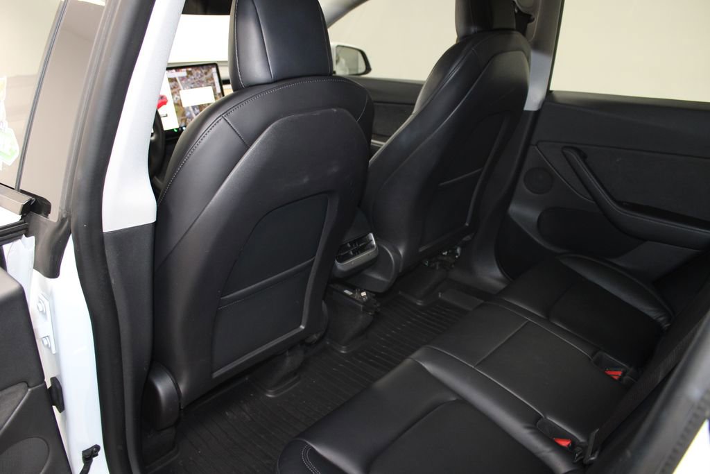 Used 2021 Tesla Model Y Long Range image 24