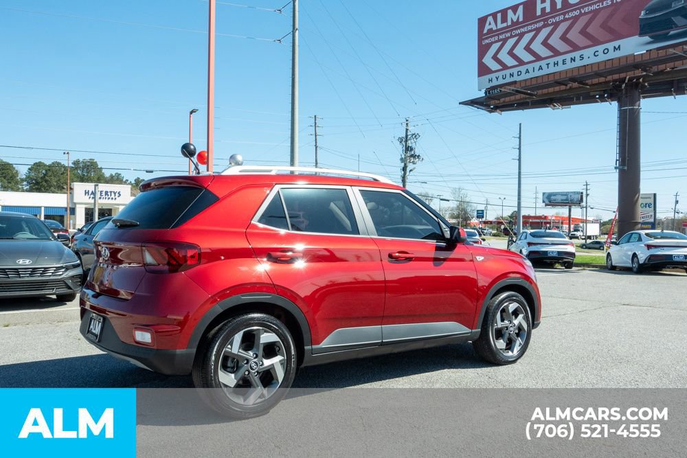 Used 2024 Hyundai Venue Limited FWD image 6