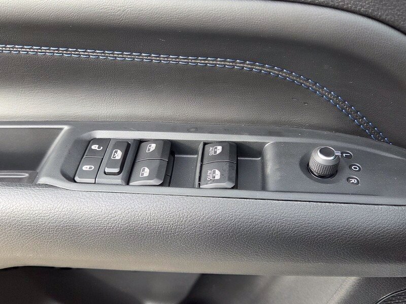 New 2026 Jeep Compass Latitude AWD/4WD image 17
