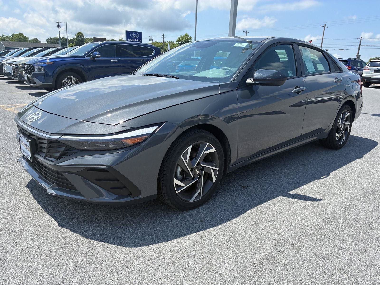 Used 2025 Hyundai Elantra SEL FWD image 3