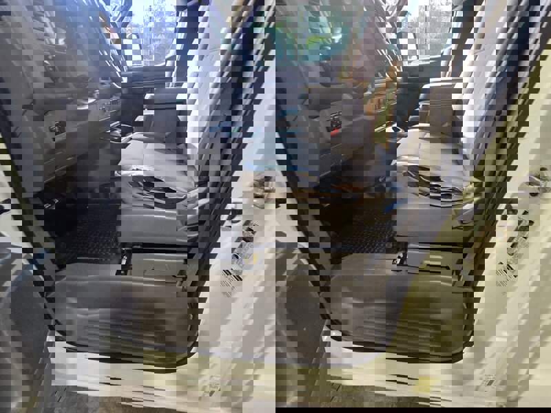 Used 2019 Nissan NV 2500 SV image 10