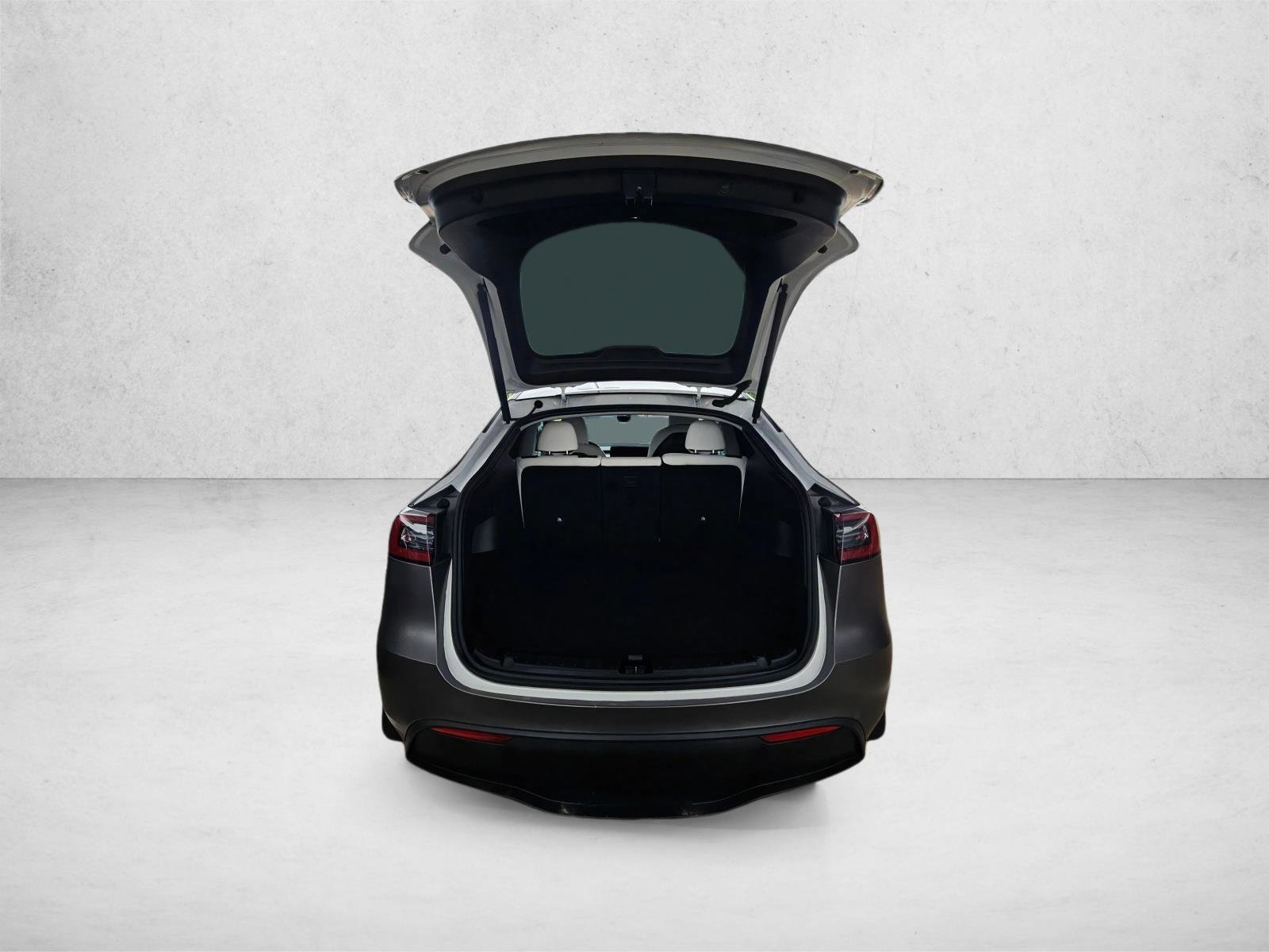 Used 2022 Tesla Model Y Long Range AWD/4WD image 6