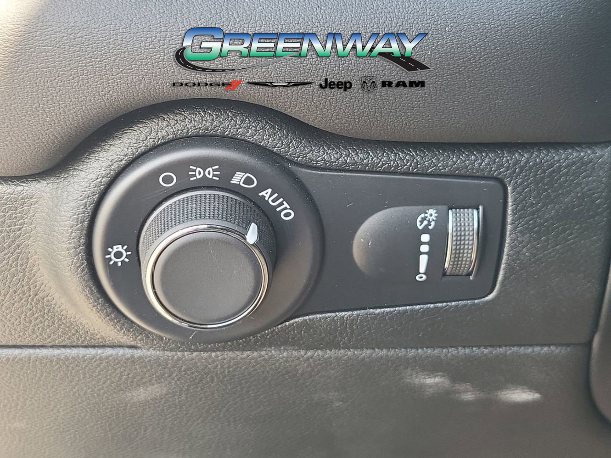 Used 2025 Dodge Durango GT image 23