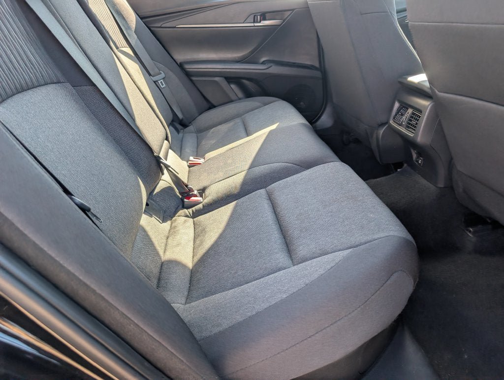Used 2025 Toyota Camry LE FWD image 4
