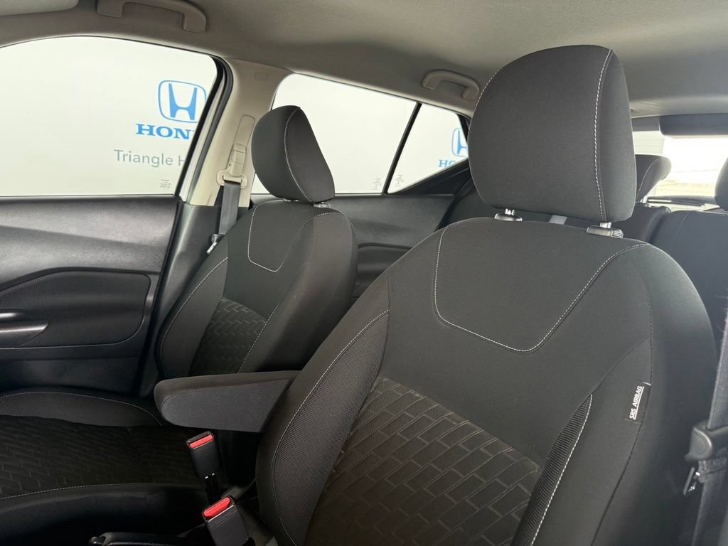 Used 2022 Nissan Kicks S FWD image 9