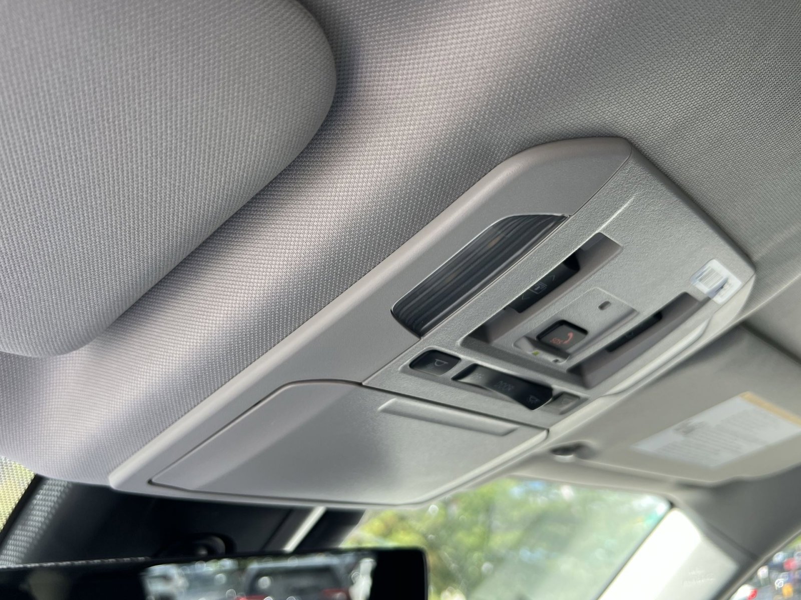 New 2025 Toyota Highlander Platinum image 28