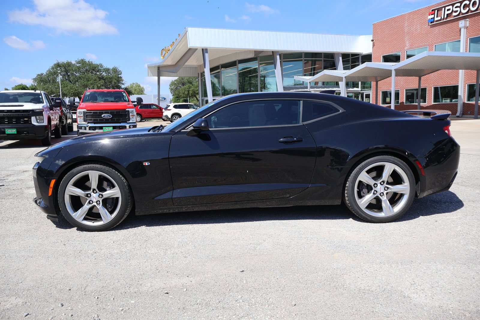 Used 2018 Chevrolet Camaro SS RWD image 2
