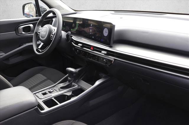 Used 2025 Kia Sorento LX FWD image 27