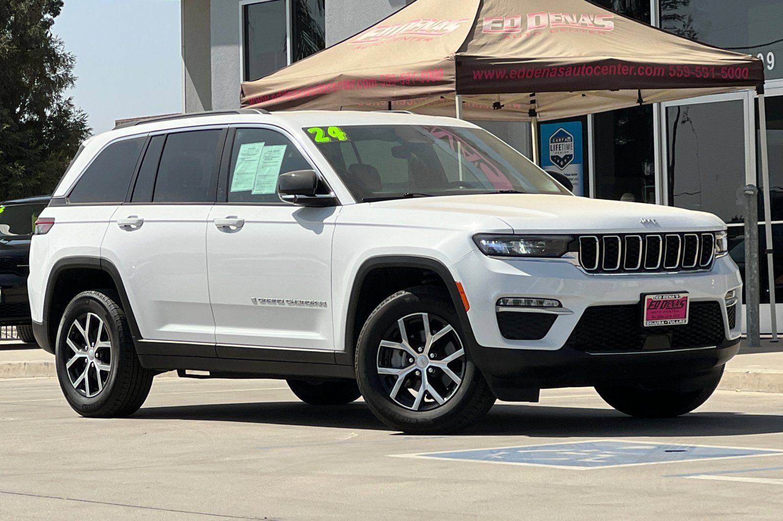 Used 2024 Jeep Grand Cherokee Limited RWD image 2