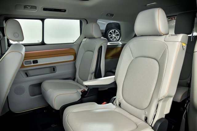 New 2025 Volkswagen ID. Buzz 1st Edition image 9