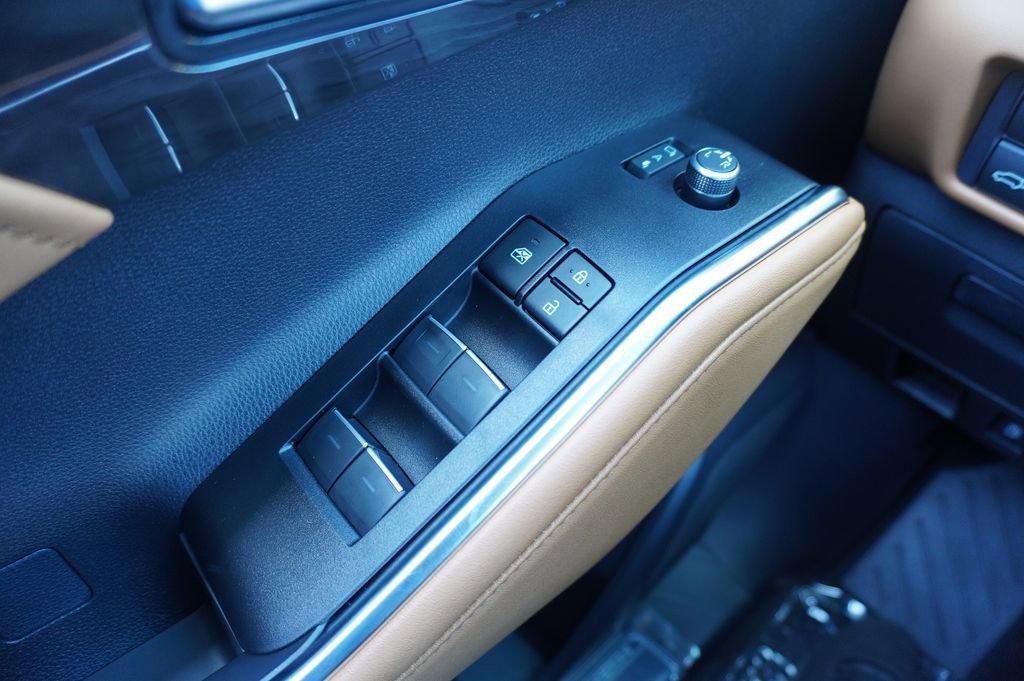 New 2026 Toyota Highlander Platinum image 13