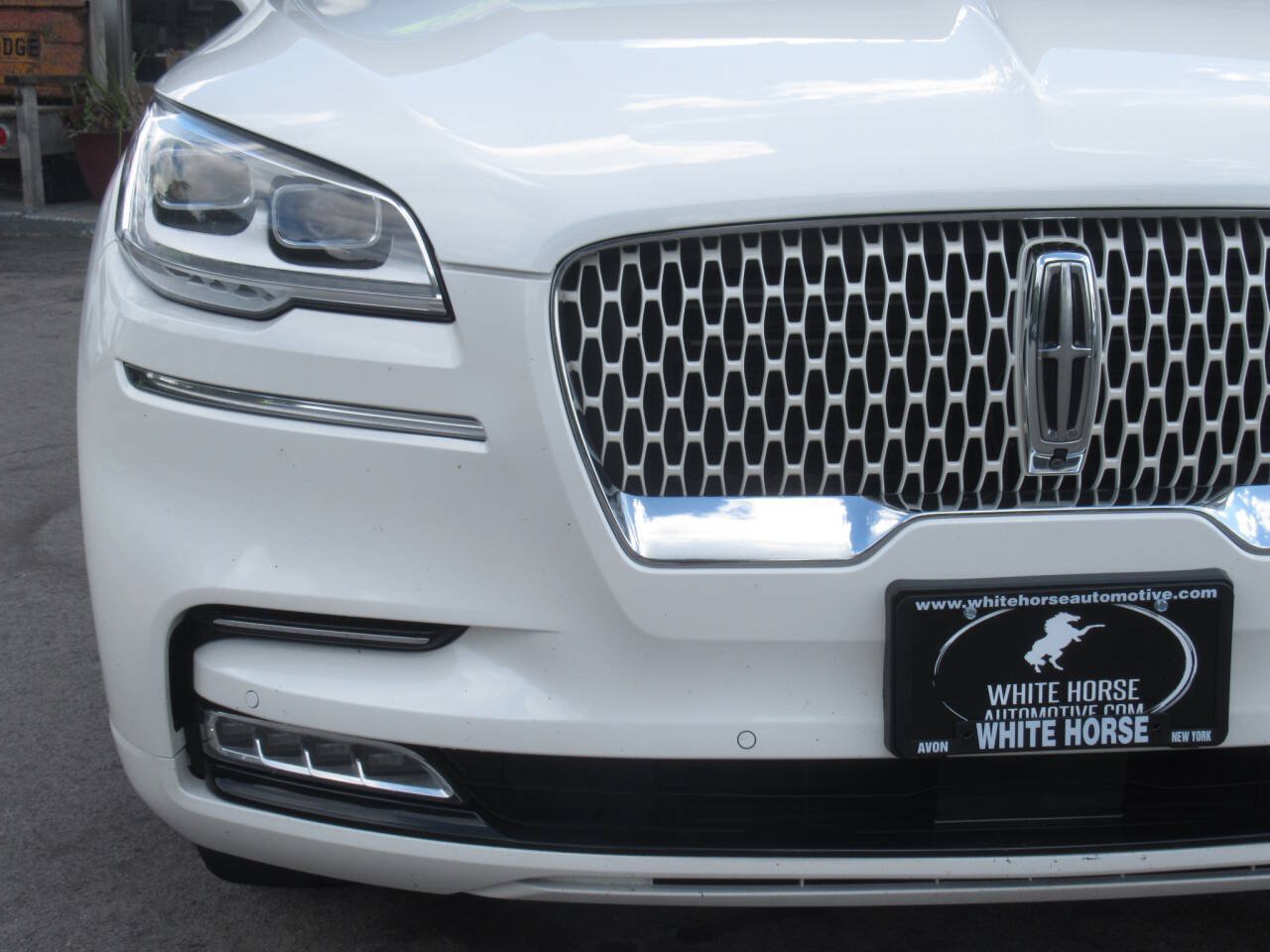 Used 2021 Lincoln Aviator Reserve w/ Equipment Group 208A AWD/4WD image 3