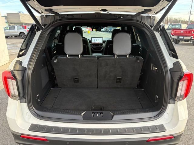 Used 2025 Ford Explorer ST image 37