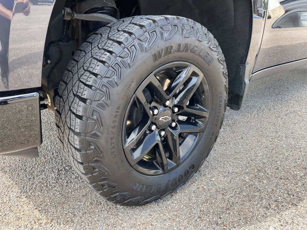 Used 2024 Chevrolet Silverado 1500 LT Trail Boss w/ Convenience Package II image 9