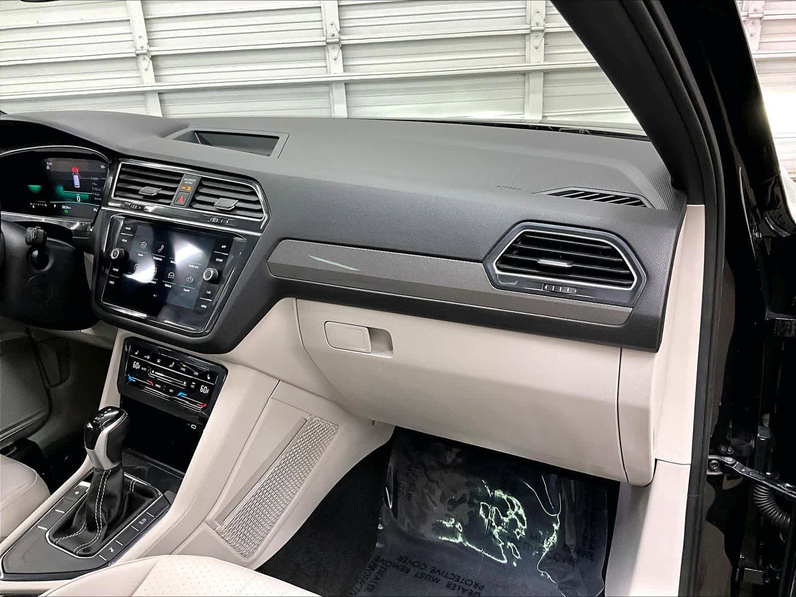 Used 2023 Volkswagen Tiguan SE R-Line FWD image 18