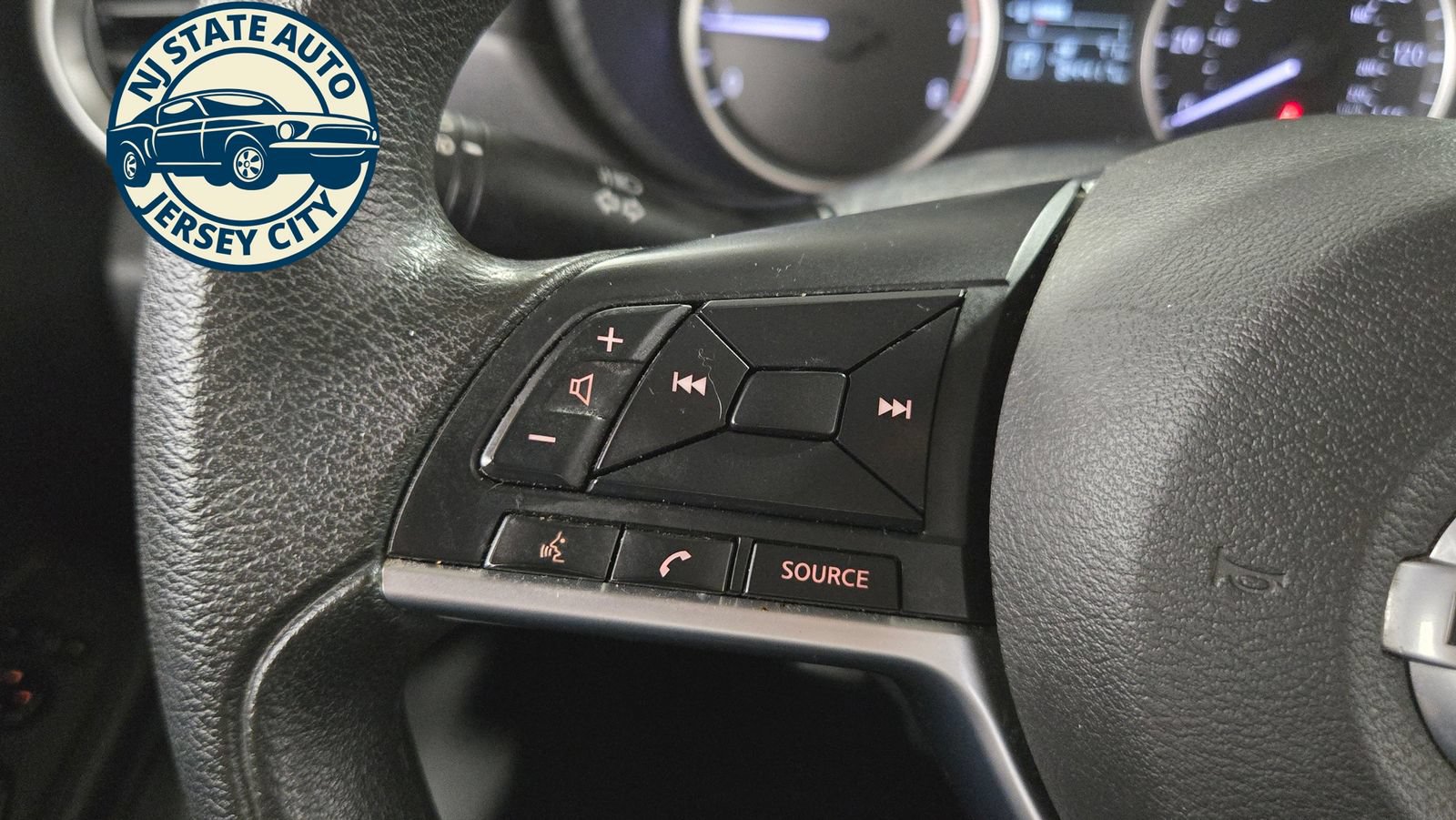 Used 2021 Nissan Versa S FWD image 12