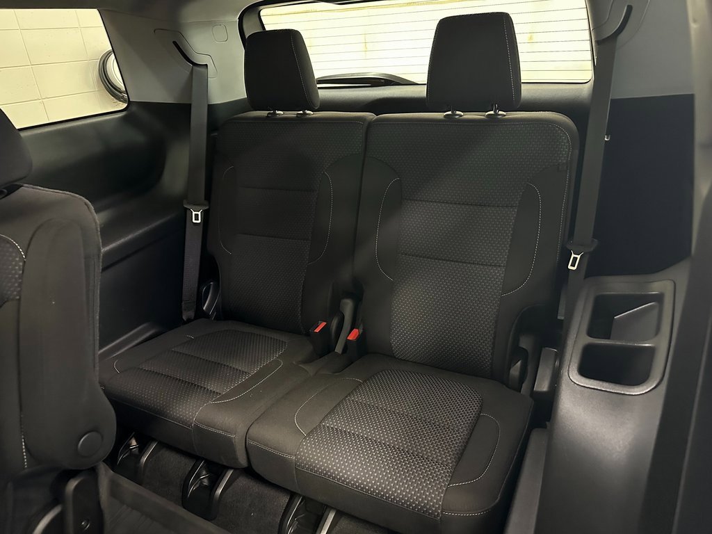 Used 2023 GMC Acadia SLE w/ Driver Convenience Package image 39