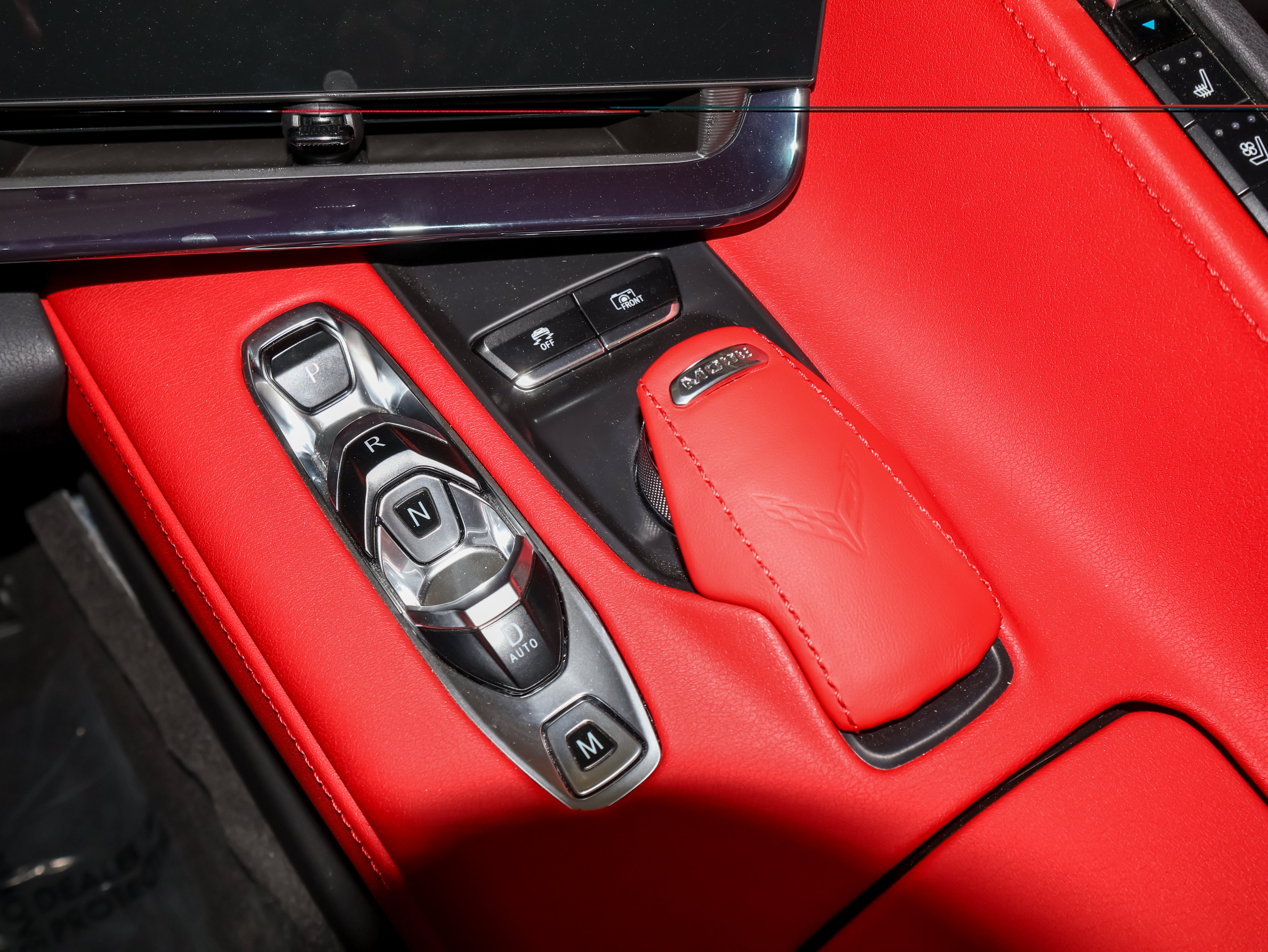 Used 2024 Chevrolet Corvette Stingray Preferred Conv w/ Z51 Performance Package RWD image 32