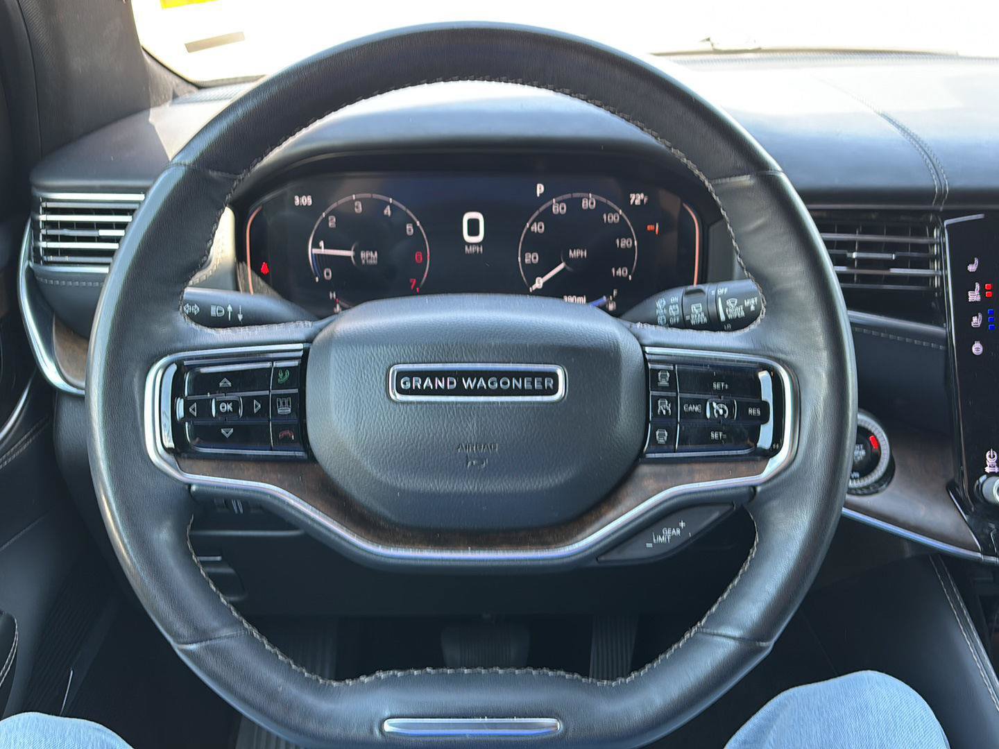 Used 2024 Jeep Grand Wagoneer L 4WD image 10