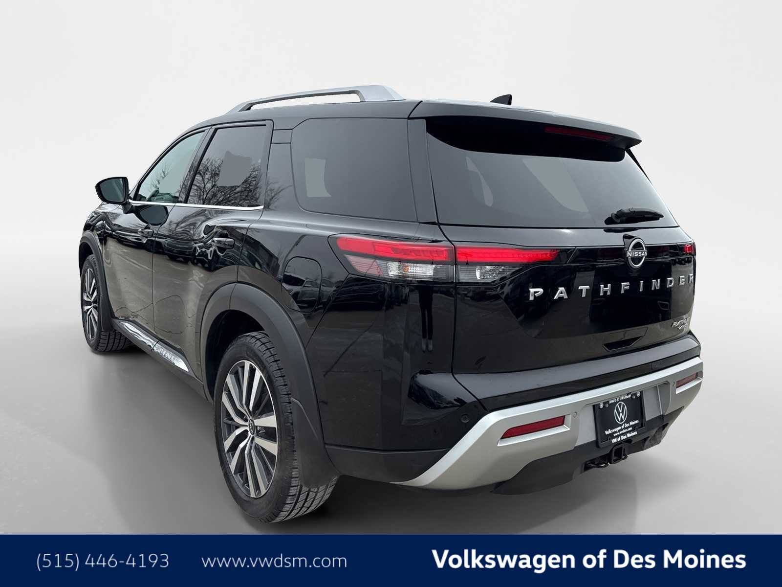 Used 2022 Nissan Pathfinder Platinum w/ Cargo Package image 4