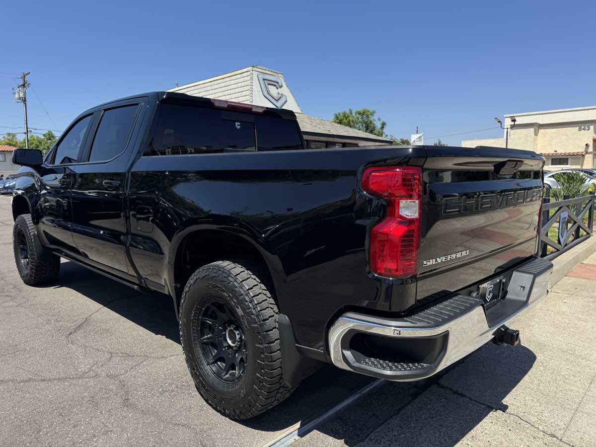 Used 2021 Chevrolet Silverado 1500 LT w/ Convenience Package II image 4