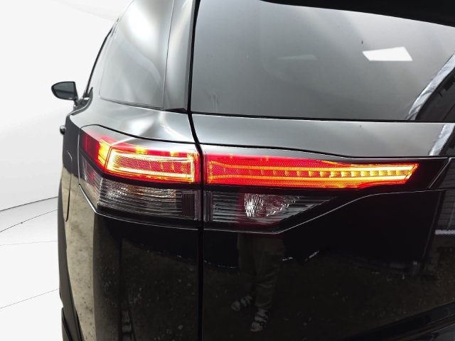 Used 2025 Nissan Pathfinder S FWD image 35