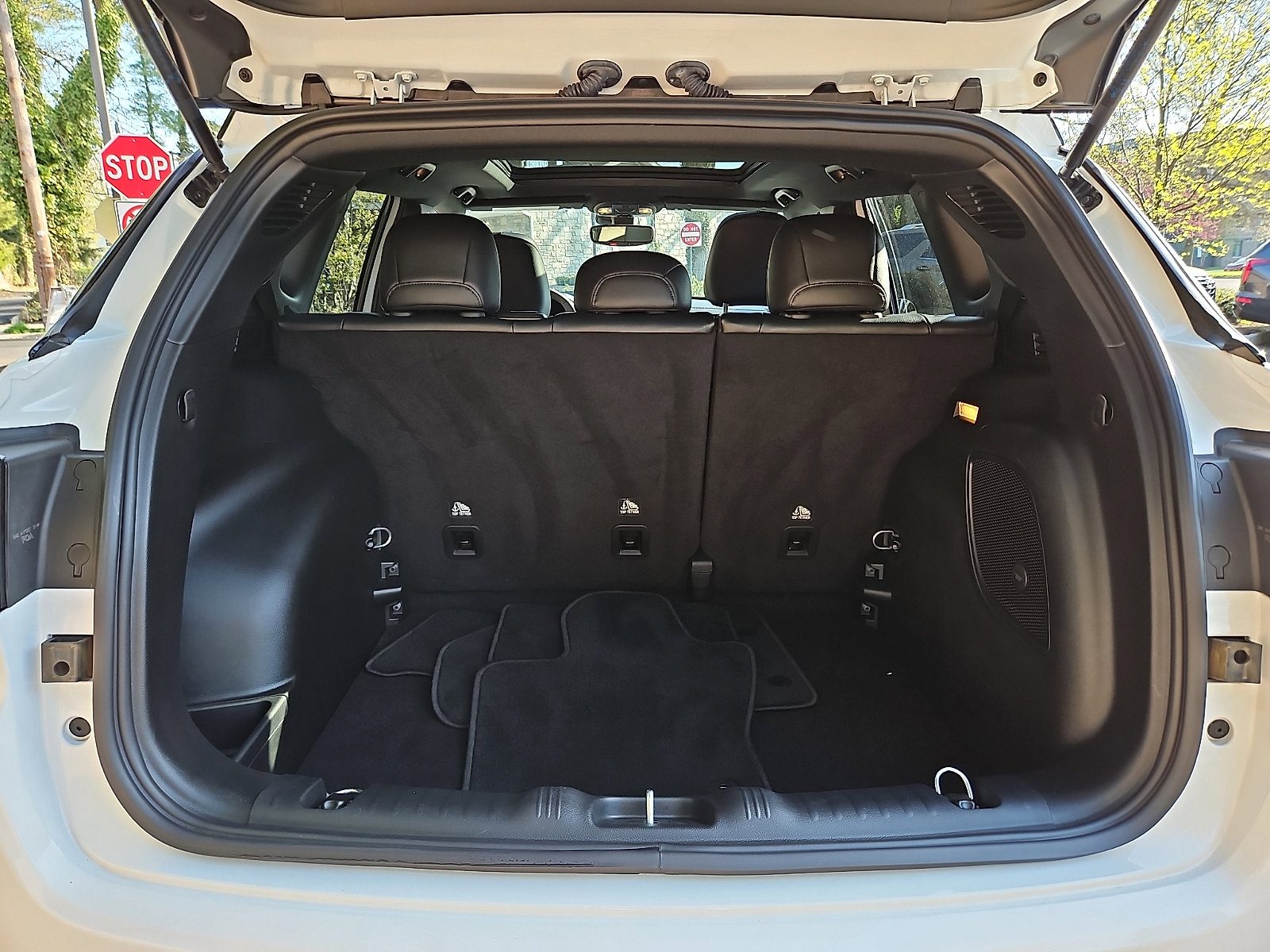 Used 2023 Jeep Compass High Altitude image 29