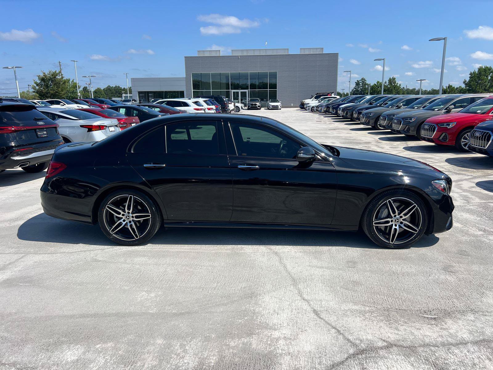 Used 2020 Mercedes-Benz E 350 Sedan image 4