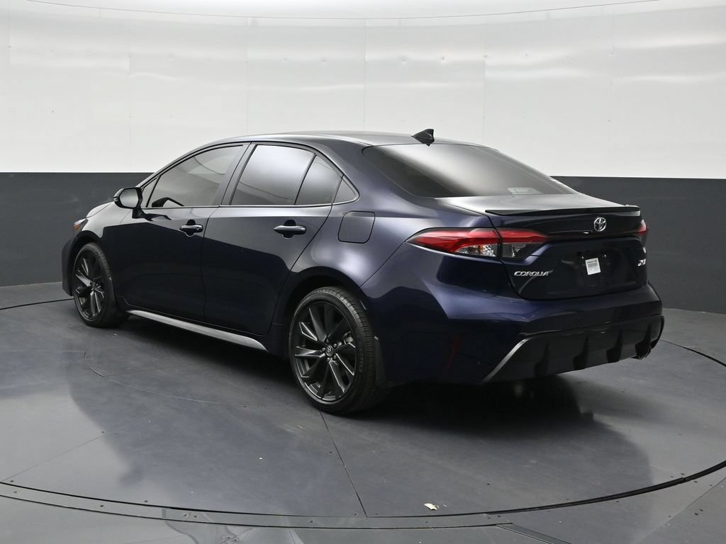 Used 2025 Toyota Corolla XSE FWD image 3