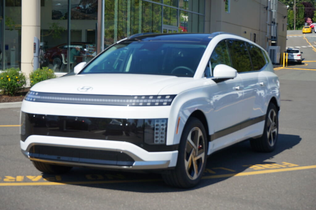 New 2026 Hyundai Ioniq 9 Calligraphy AWD/4WD image 1