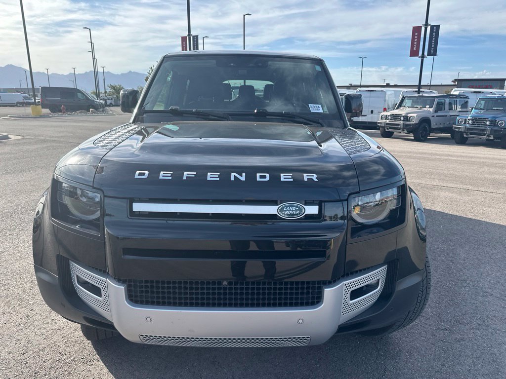 Used 2023 Land Rover Defender 130 SE AWD/4WD image 3