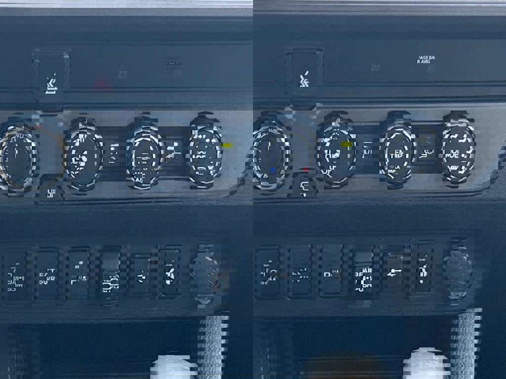 Used 2020 Toyota Tacoma TRD Sport w/ Technology Package image 12