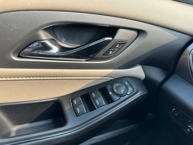 Used 2023 Chevrolet Traverse LS w/ Safety Package FWD image 17