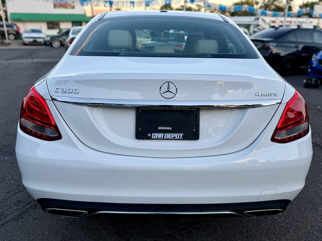 Used 2018 Mercedes-Benz C 300 4MATIC Sedan image 4