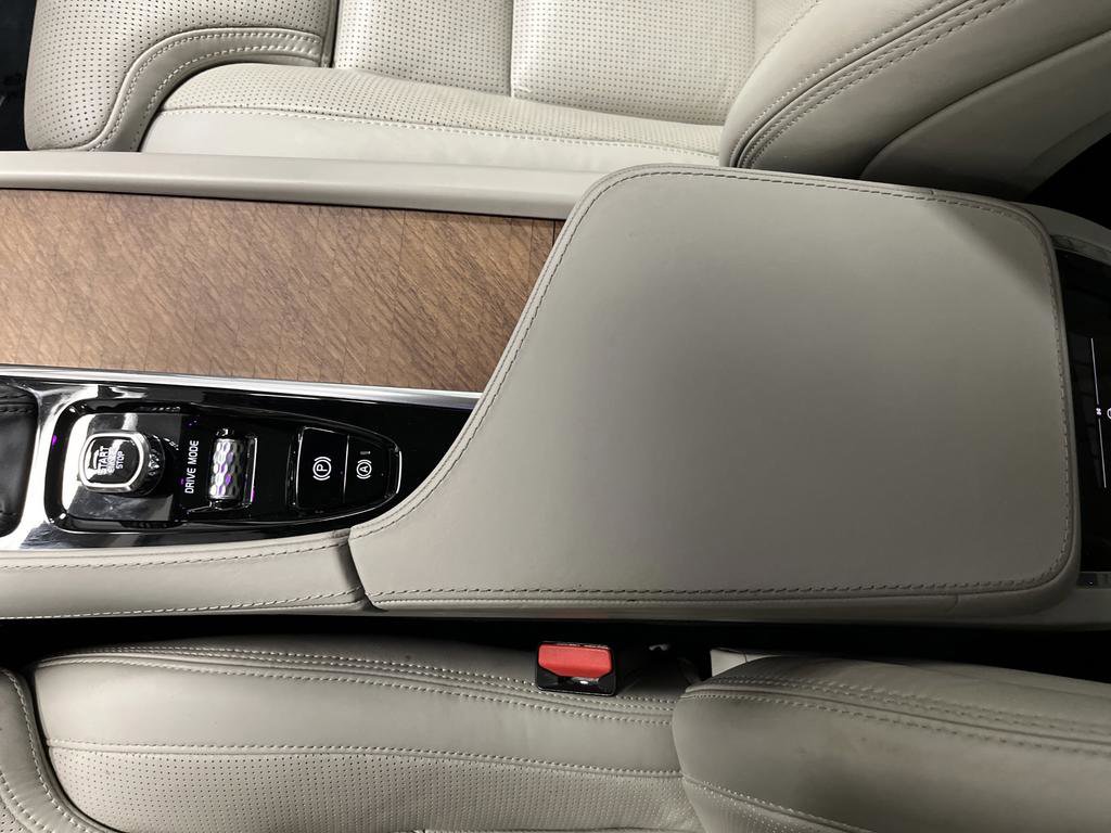 Used 2018 Volvo XC90 T6 Inscription w/ Convenience Package image 21