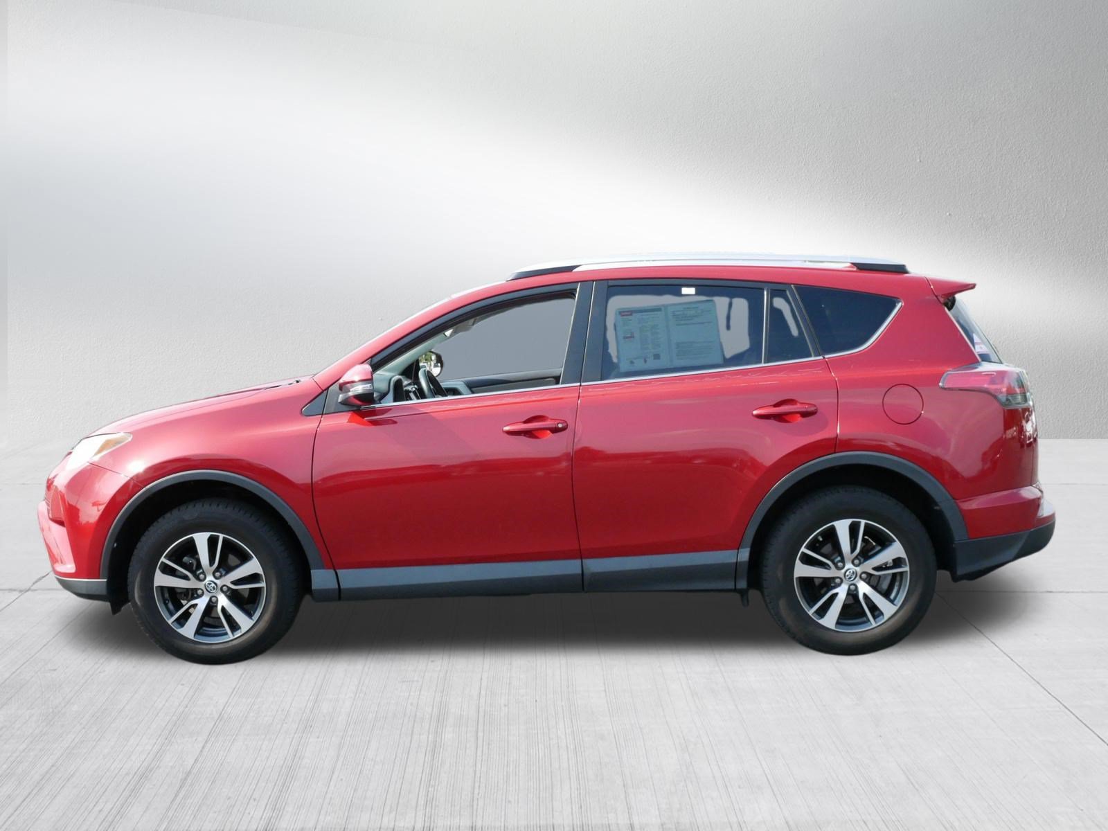 Used 2016 Toyota RAV4 XLE AWD/4WD image 4
