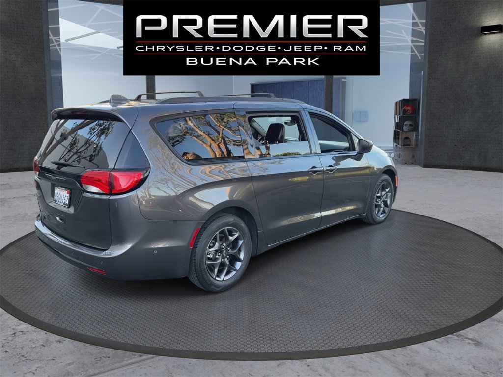 Used 2020 Chrysler Pacifica Touring-L Plus w/ Advanced Safetytec Group image 8