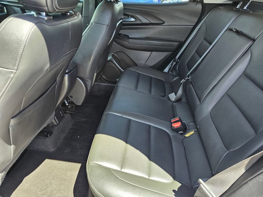 Used 2021 Chevrolet TrailBlazer LT w/ Premium Seating Package FWD image 18