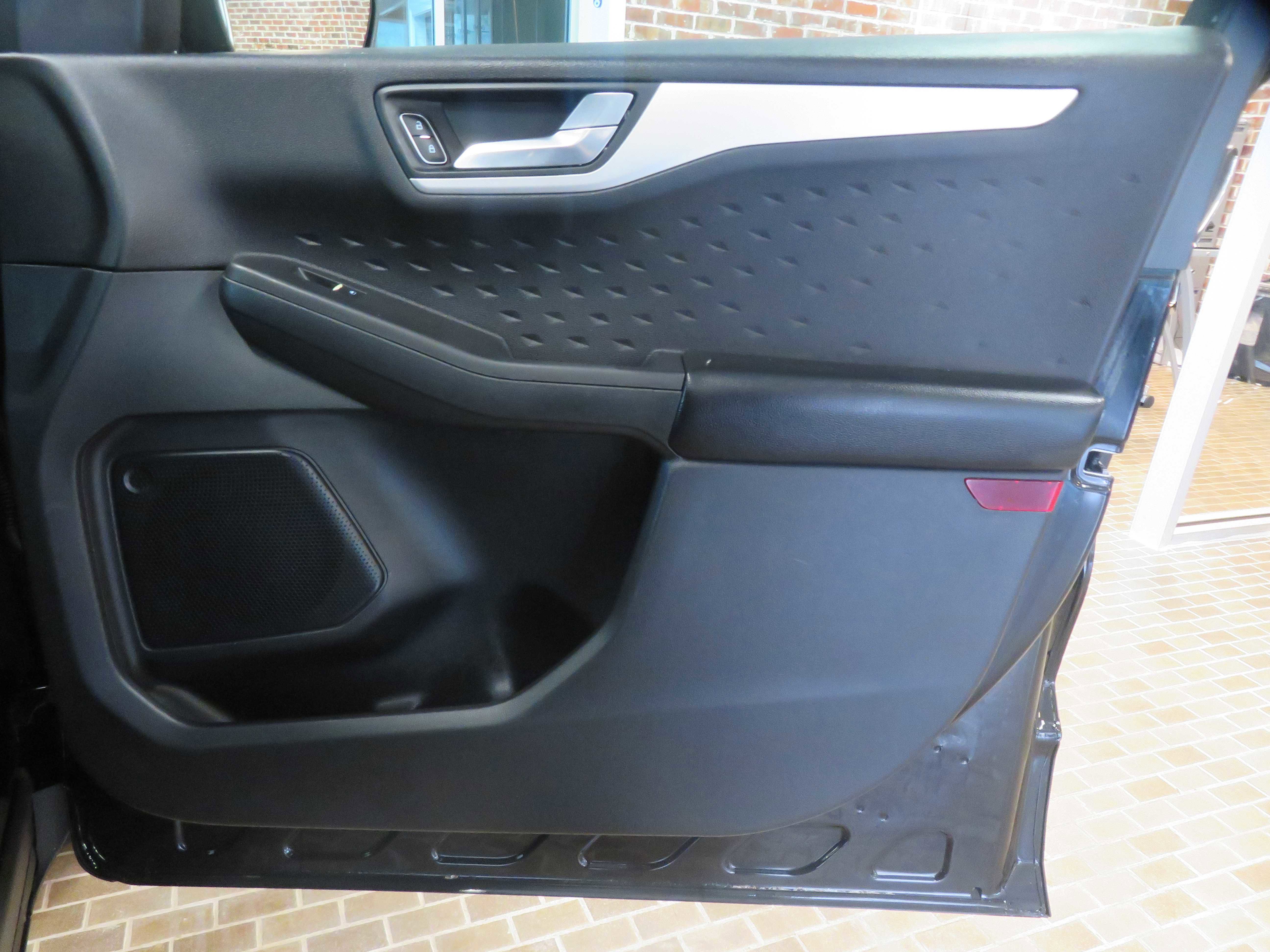 Used 2020 Ford Escape SEL image 23