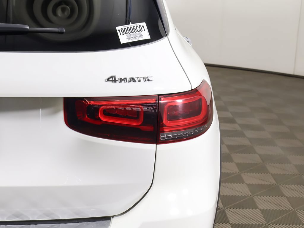 Used 2022 Mercedes-Benz GLB 250 4MATIC image 17