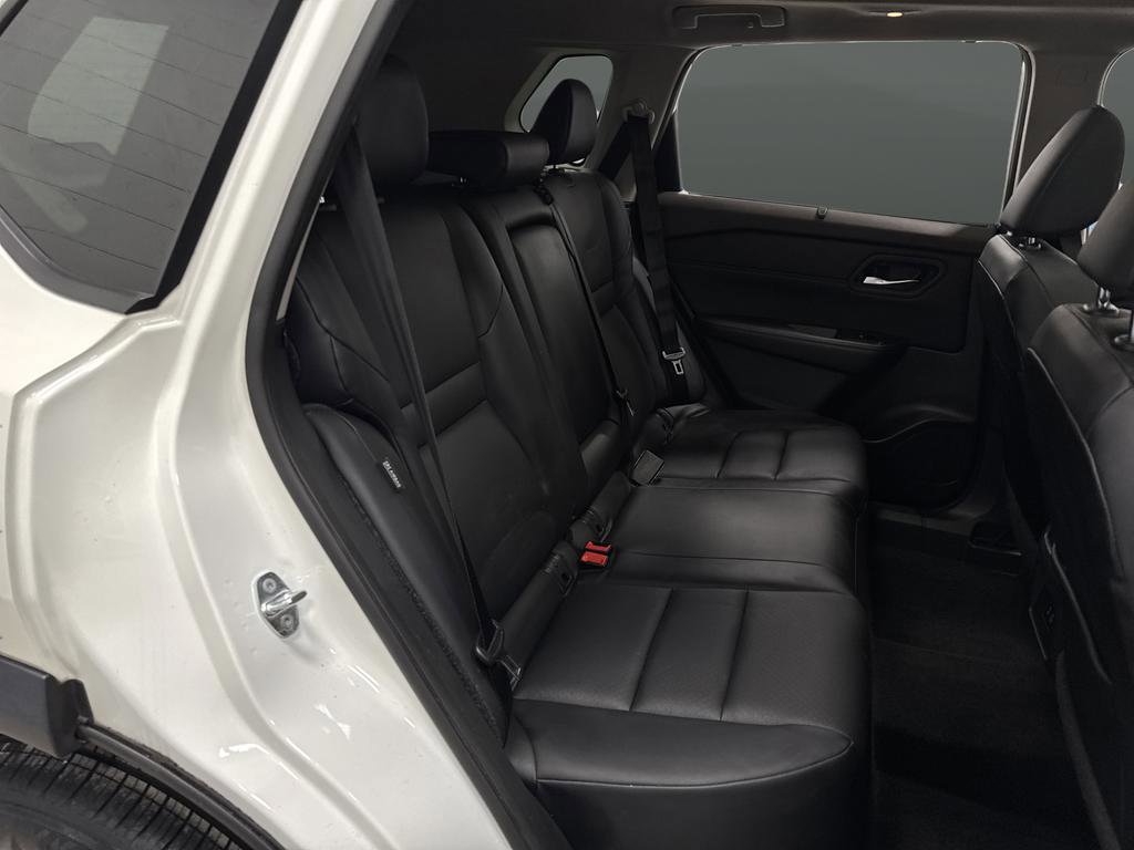 Used 2023 Nissan Rogue SV w/ SV Premium B Package image 30