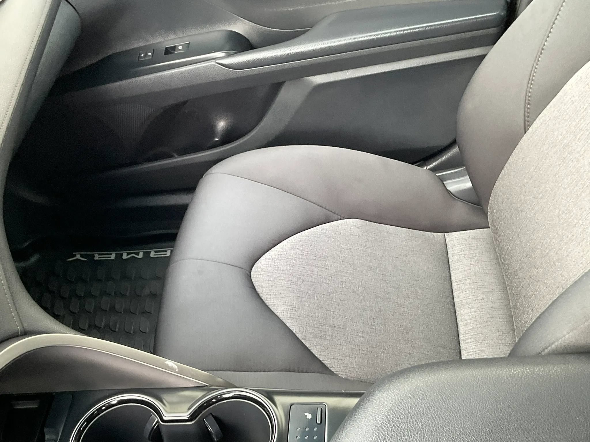 Used 2018 Toyota Camry LE w/ Audio Package FWD image 20