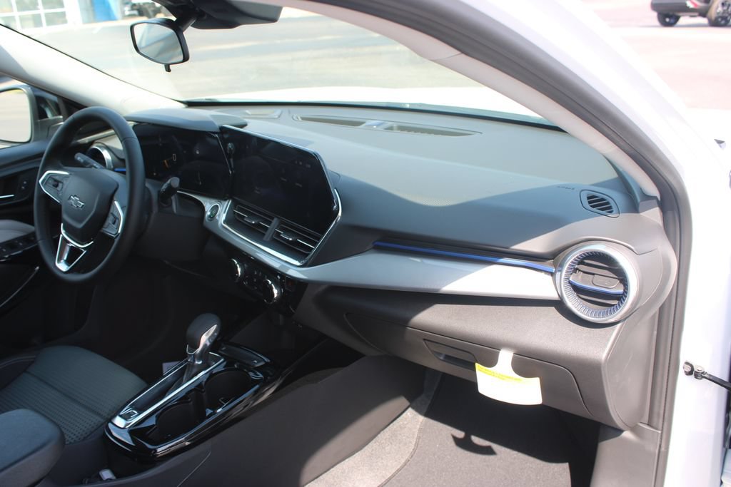 New 2026 Chevrolet Trax LT w/ Driver Confidence Package FWD image 29