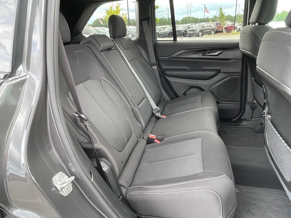 Certified 2026 Jeep Grand Cherokee Laredo RWD image 41