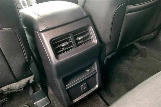 Used 2016 Ford Edge SE image 34