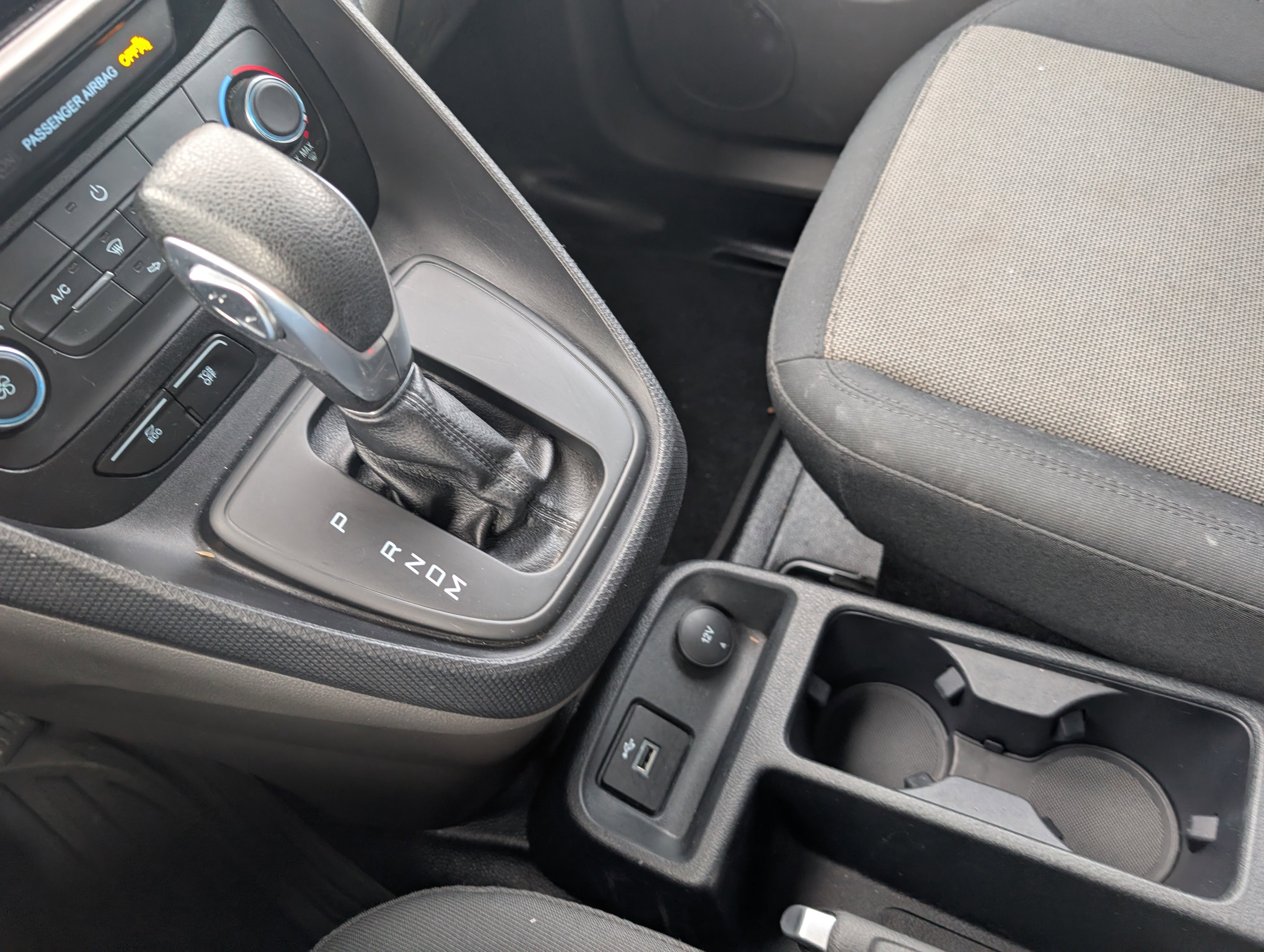 Used 2020 Ford Transit Connect XL image 22