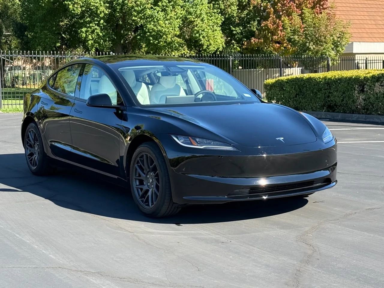 Used 2025 Tesla Model 3 Long Range image 3