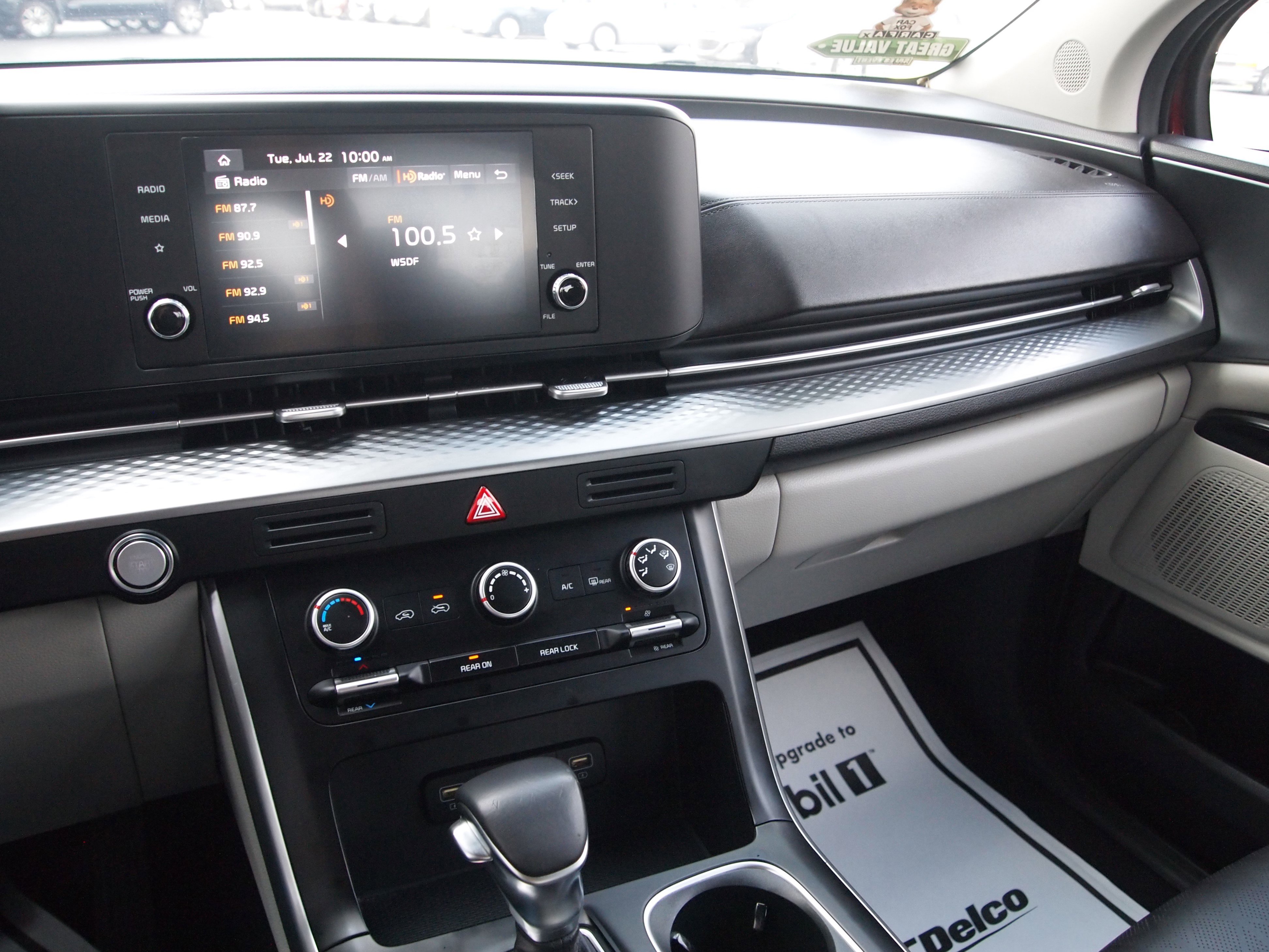 Used 2023 Kia Carnival LX FWD image 15